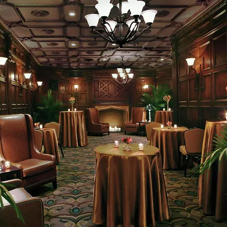 Hotel The Palmer House Hilton 4*