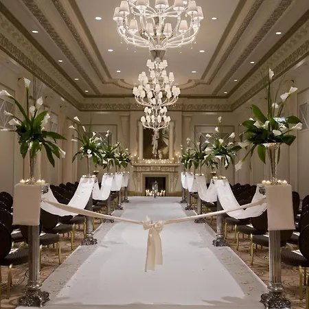 The Palmer House Hilton 4*