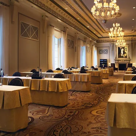Hotel The Palmer House Hilton 4*