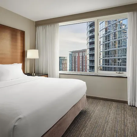 Embassy By Hilton Downtown Magnificent Mile 4* Chicago
