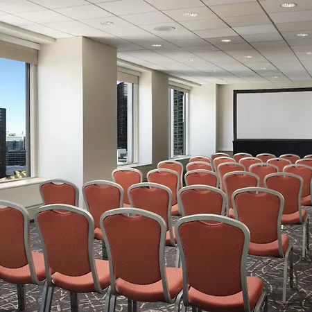 Embassy By Hilton Downtown Magnificent Mile 4*
