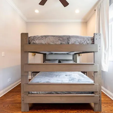The Sono Bed & Breakfast Chicago
