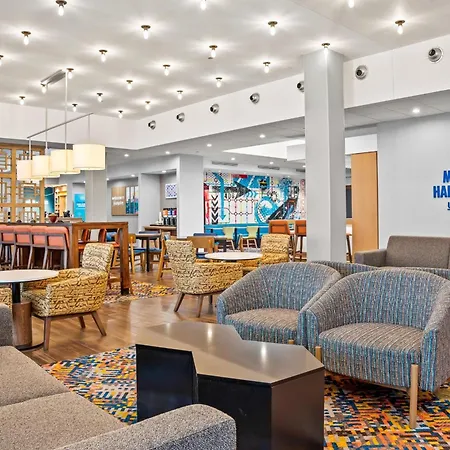 Hampton North-loyola Station, Il 3*