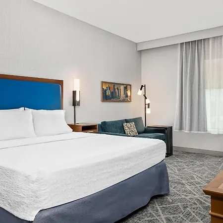 Hampton North-loyola Station, Il Hotel