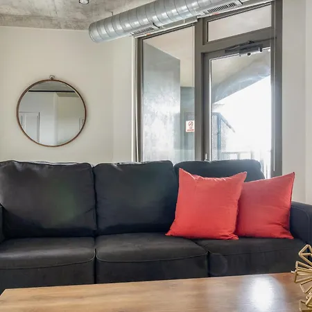 Kasa South Loop Aparthotel