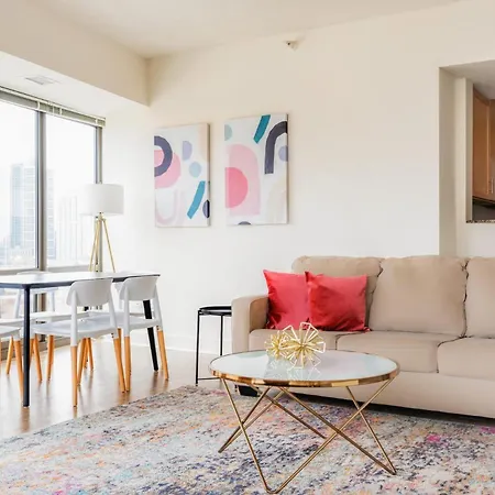 Kasa South Loop Aparthotel