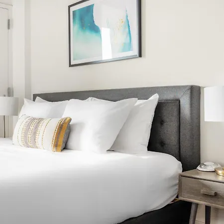 Kasa South Loop Aparthotel