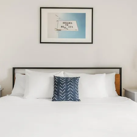 Kasa South Loop Aparthotel