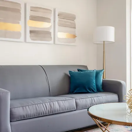 Kasa South Loop Aparthotel