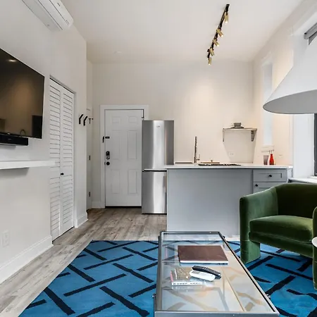 Hotel The Neighborhood - Lincoln Park 501 - Three Bedroom Penthouse *