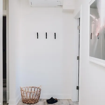 The Neighborhood - Lincoln Park 501 - Three Bedroom Penthouse *