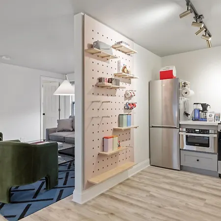 The Neighborhood - Lincoln Park 501 - Three Bedroom Penthouse Hotel