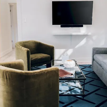 The Neighborhood - Lincoln Park 501 - Three Bedroom Penthouse