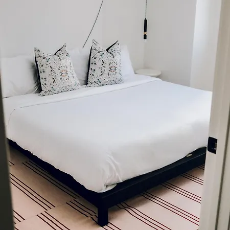 The Neighborhood - Lincoln Park 501 - Three Bedroom Penthouse Hotel *