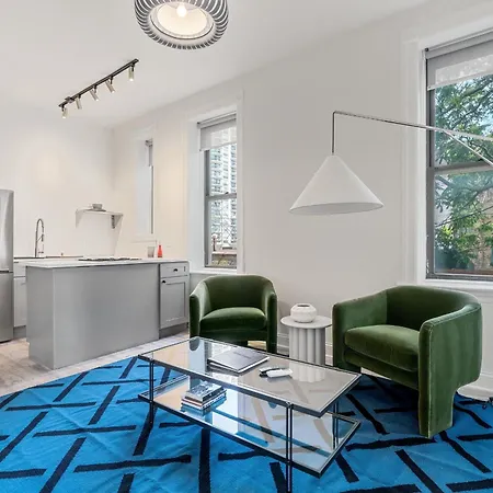 The Neighborhood - Lincoln Park 501 - Three Bedroom Penthouse * Chicago