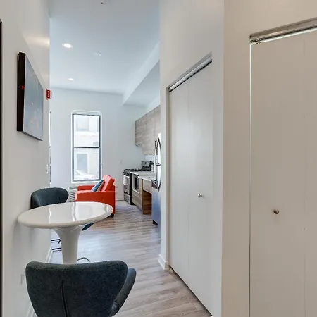 Ground Floor In By 747 Lofts *
