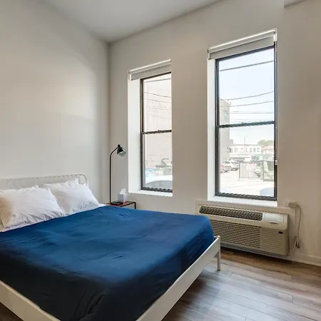 Hotel Ground Floor In By 747 Lofts *