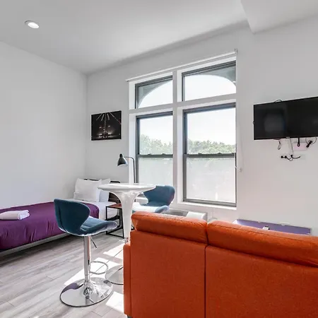 Second Floor By 747 Lofts *