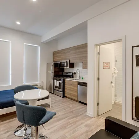 Ground Floor In By 747 Lofts *