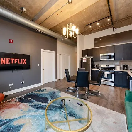 Modern South Loop 2br With View Of Skyline Patio And Gym Access Near Mccormick Place Convention Center & Museum Campus *