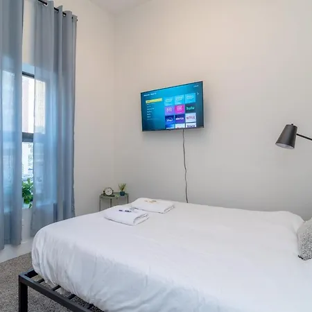 Spacious 3br 420 Friendly Near Mccormick Place, Lakefront And Soldier Field Apartment