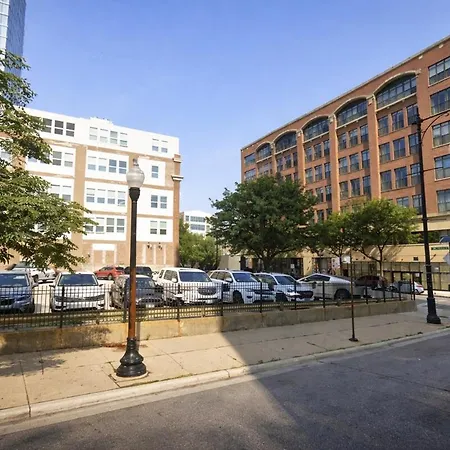 Apartment Stylish Cozy 3br 420 Friendly With Gym Near Mccormick Place, Grant Park And Soldier Field