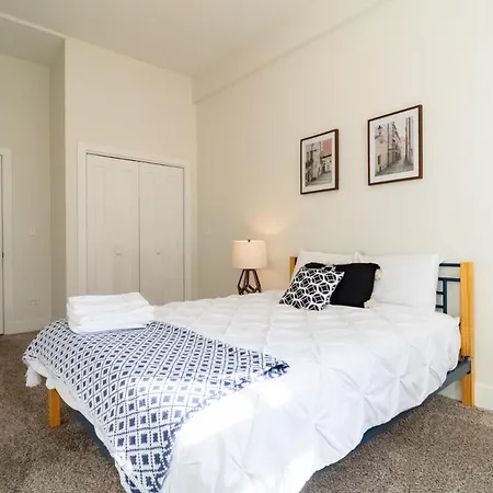 Stylish Cozy 3br 420 Friendly With Gym Near Mccormick Place, Grant Park And Soldier Field *
