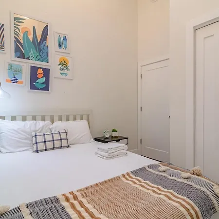 Apartment 2br Escape With Optional Parking Near Mccormick Place, Navy Pier, Shedd Aquarium, And Millennium Park *