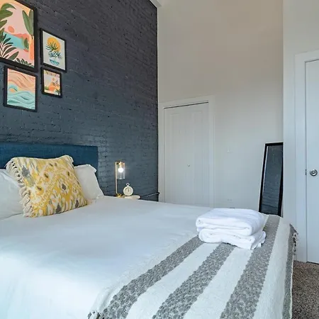 2br Escape With Optional Parking Near Mccormick Place, Navy Pier, Shedd Aquarium, And Millennium Park Apartment *
