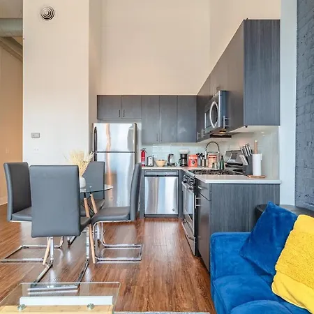 2br Escape With Optional Parking Near Mccormick Place, Navy Pier, Shedd Aquarium, And Millennium Park Apartment *