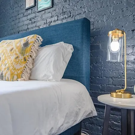 2br Escape With Optional Parking Near Mccormick Place, Navy Pier, Shedd Aquarium, And Millennium Park