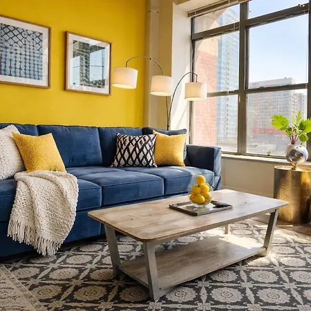 Bright And Stylish 2br On Michigan Ave Near Grant Park, Museum Campus And Lakefront