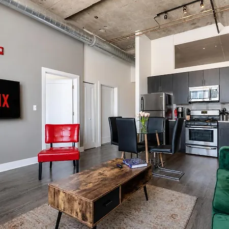 Skyline 2br In South Loop With Optional Parking & Gym Access Near Museum Campus And Mccormick Place *