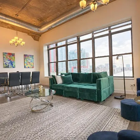 Apartment Spacious 3br Corner With Optional Parking And Gym Access Near Mccormick Place, Grant Park And Soldier Field *