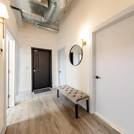 Luxury 6br Loft Perfect For 12 Guests With Skyline Views, Optional Parking And Gym Access Near Mccormick Place And Soldier Field