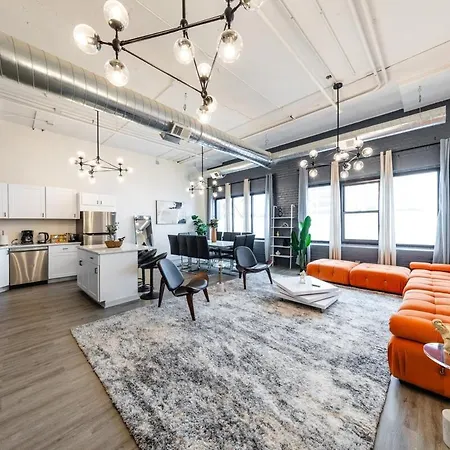 Luxury 6br Loft Perfect For 12 Guests With Skyline Views, Optional Parking And Gym Access Near Mccormick Place And Soldier Field Apartment *