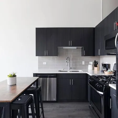 Modern 2br In South Loop With Optional Parking & Gym Access Near Museum Campus & Grant Park *