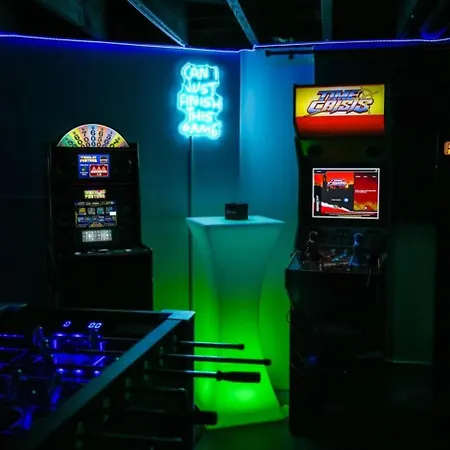 Holiday home Sleeps 18 7br Gym Game Theater *