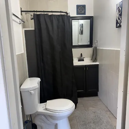 Prime Location - Cozy 3bd Near Downtown! Free Parking & Fast Wifi! * Chicago