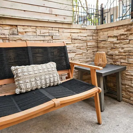 Boutique Retreat Private Patio Fire Pit * Chicago