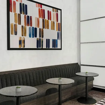 Fairfield And Downtown/ Magnificent Mile Hotel