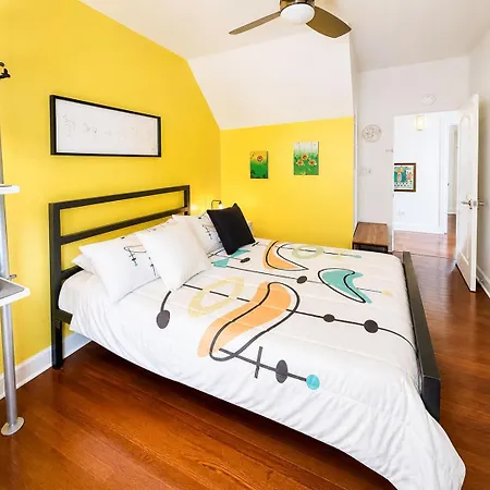 Bed & Breakfast House 5863- Chicago's Premier