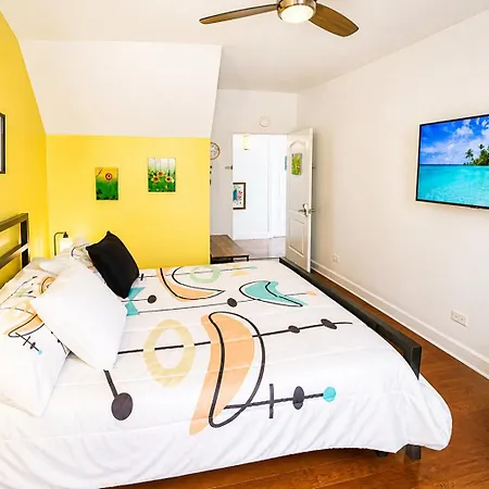 Bed & Breakfast House 5863- Chicago's Premier 4*