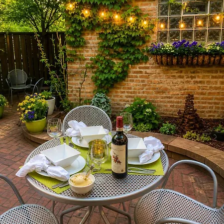 Bed & Breakfast House 5863- Chicago's Premier