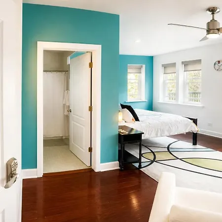 House 5863- Chicago's Premier Bed & Breakfast 4*