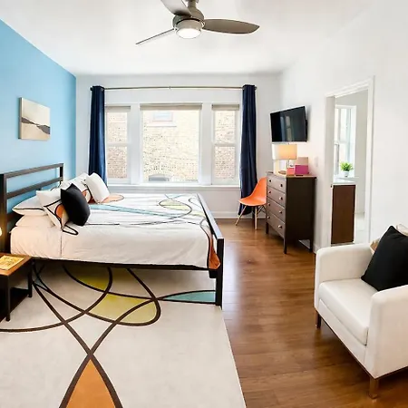 House 5863- Chicago's Premier Bed & Breakfast 4*