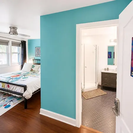 Bed & Breakfast House 5863- Chicago's Premier 4*