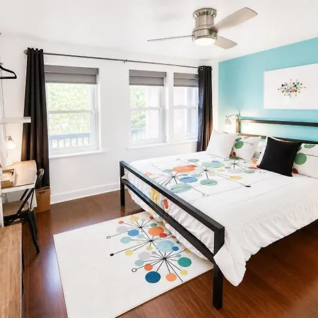 Bed & Breakfast House 5863- Chicago's Premier 4*