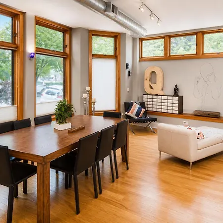 Bed & Breakfast House 5863- Chicago's Premier