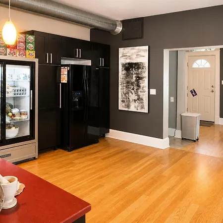 House 5863- Chicago's Premier